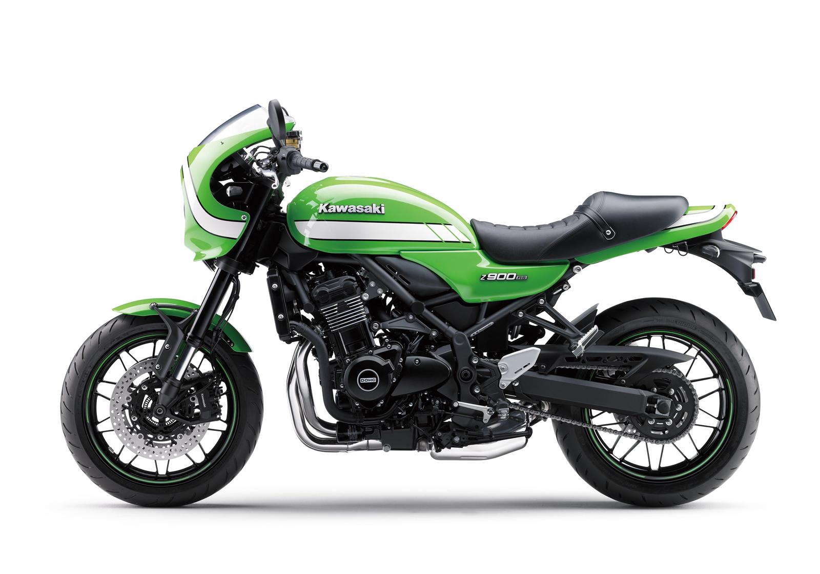 Cele doua versiuni ale motocicletei Kawasaki Z900RS