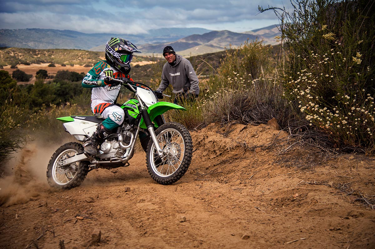 Kawasaki anunta KLX140L 2016